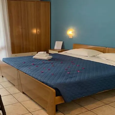 Papillon 2* San Polo dʼEnza in Caviano