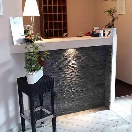 Отель Papillon San Polo d'Enza